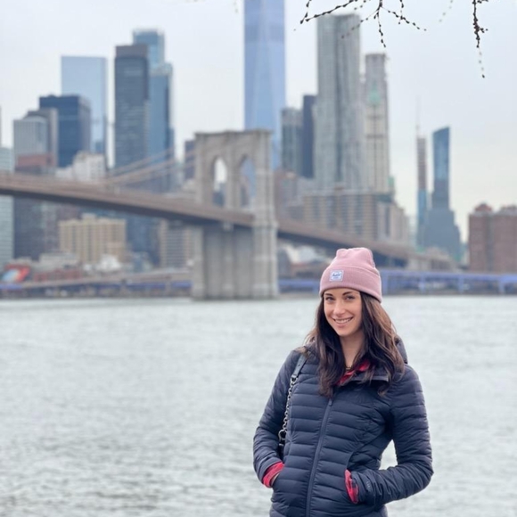 Meet your Posher, Hailey - Picture 4 of 8